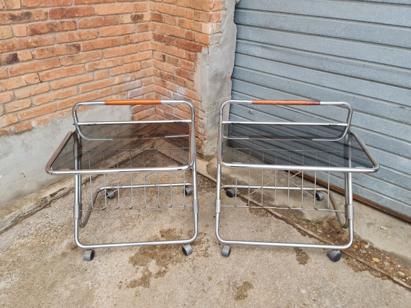 mesita auxiliar 4 ruedas revistero metal cristal 2u